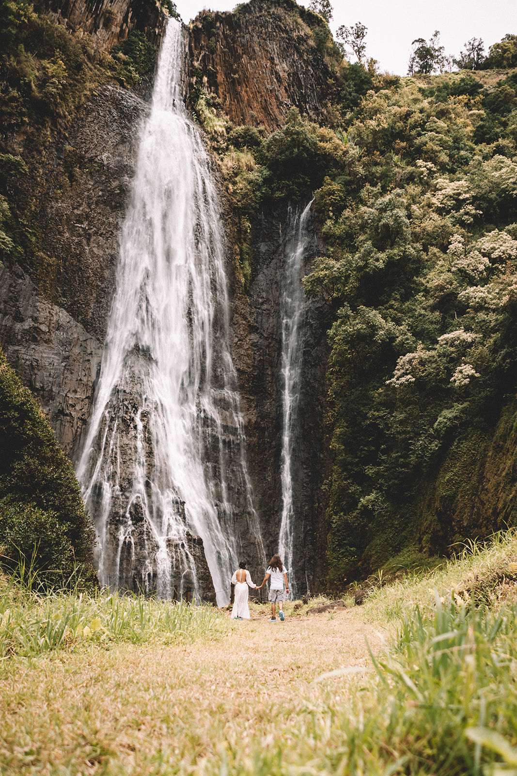 Kaua'i Helicopter Elopement & Intimate Beach Cermony Kaua'i Helicopter Elopement & Intimate Beach Cermony