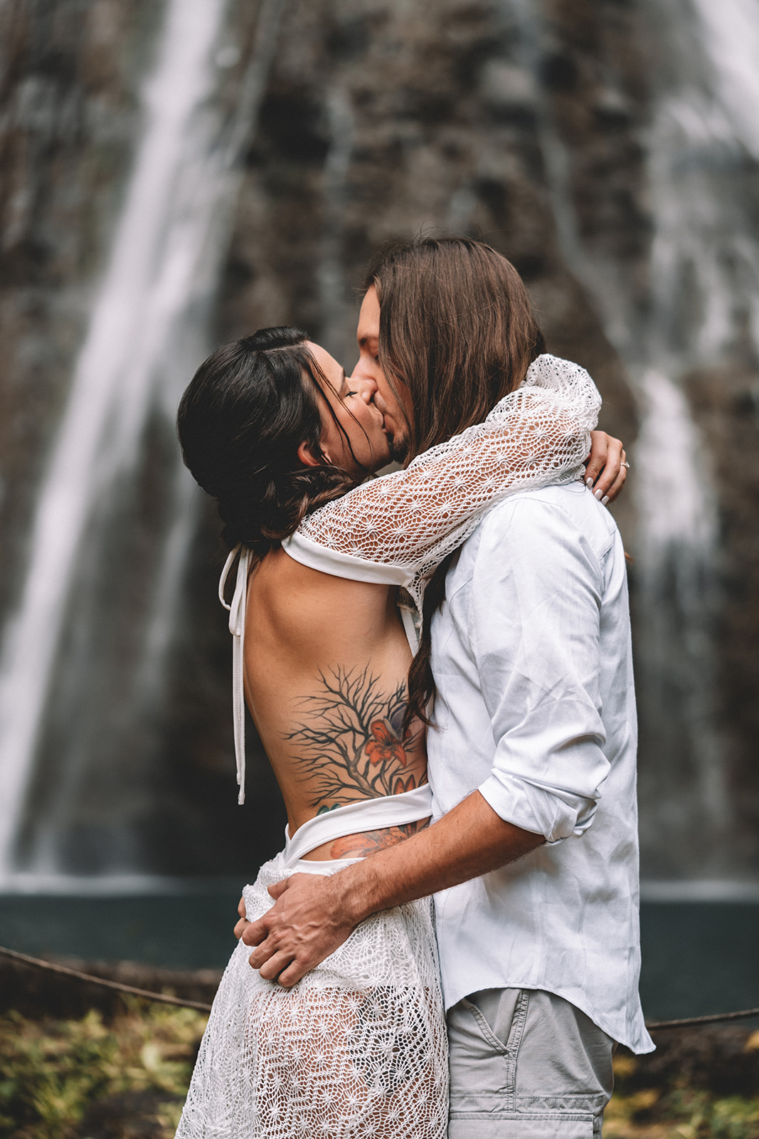 Kaua'i Helicopter Elopement & Intimate Beach Cermony Kaua'i Helicopter Elopement & Intimate Beach Cermony