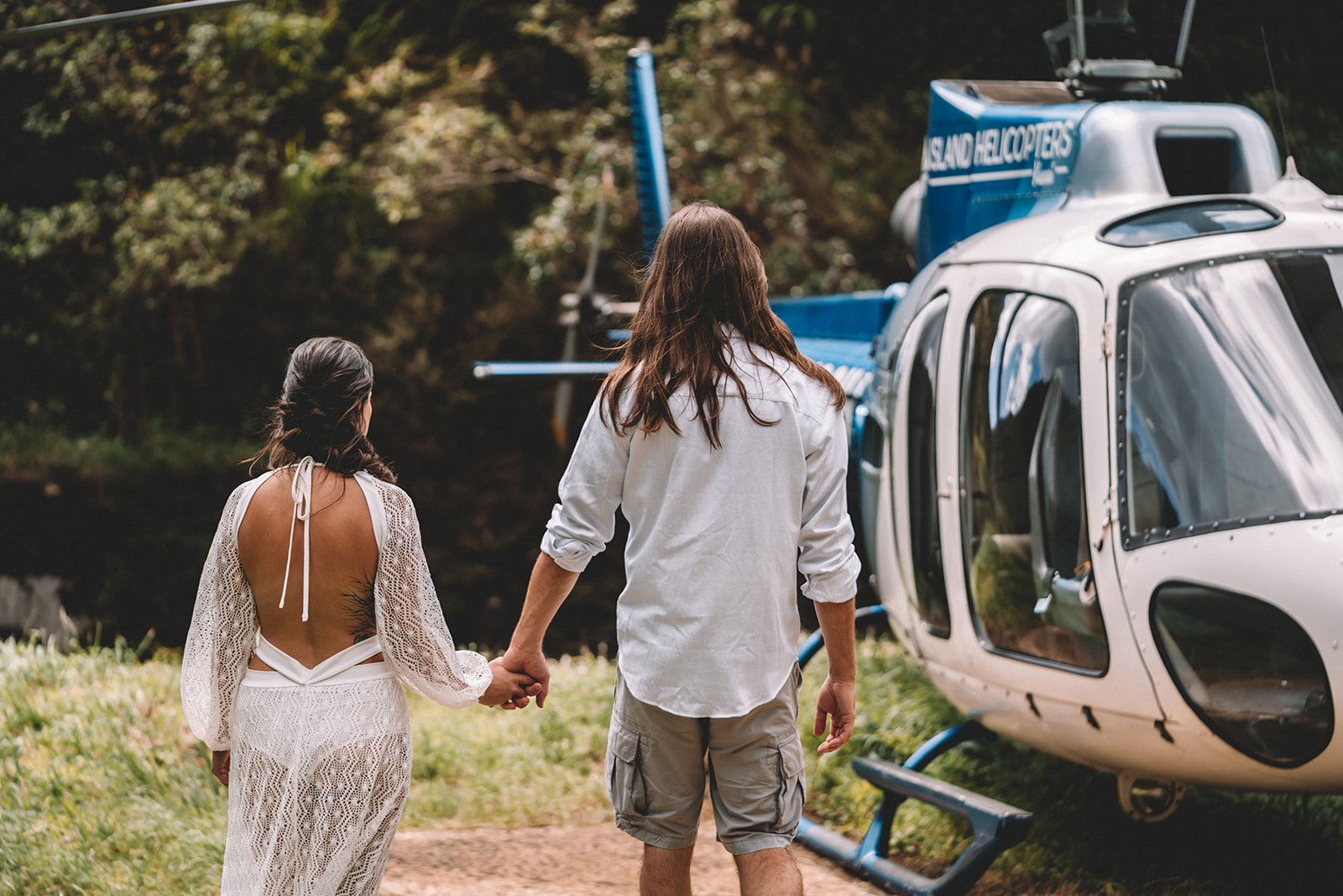 Kaua'i Helicopter Elopement & Intimate Beach Cermony Kaua'i Helicopter Elopement & Intimate Beach Cermony