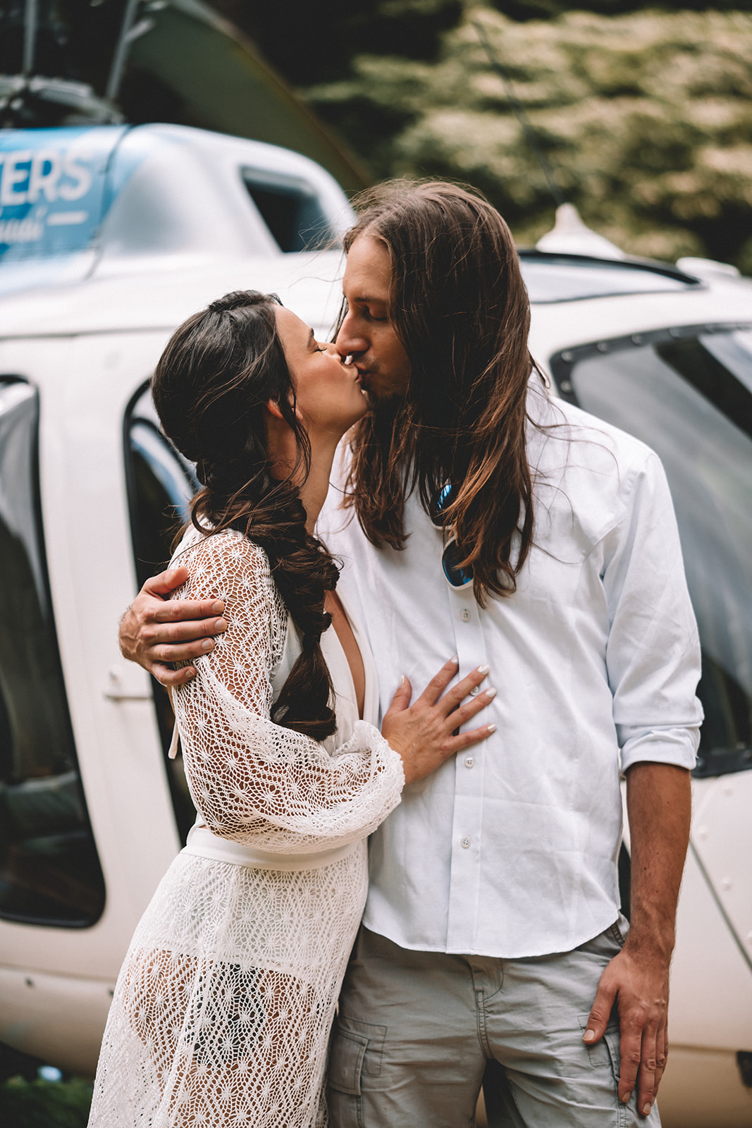 Kaua'i Helicopter Elopement & Intimate Beach Cermony Kaua'i Helicopter Elopement & Intimate Beach Cermony