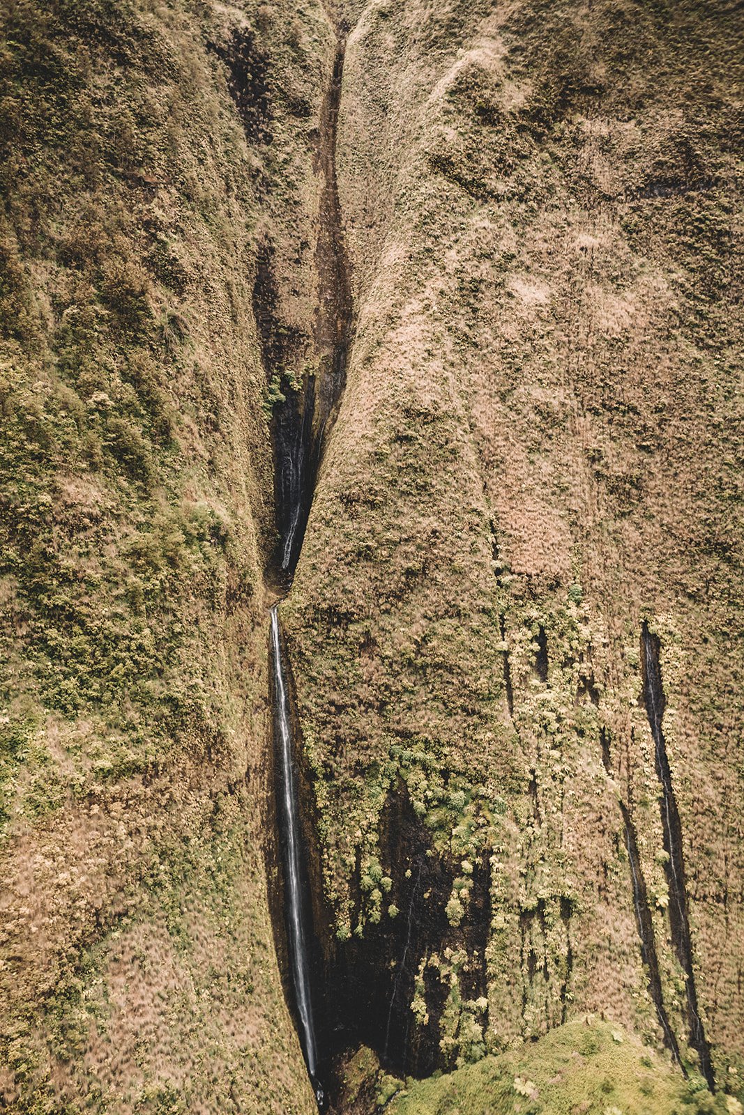 Kaua'i Helicopter Elopement & Intimate Beach Cermony Kaua'i Helicopter Elopement & Intimate Beach Cermony