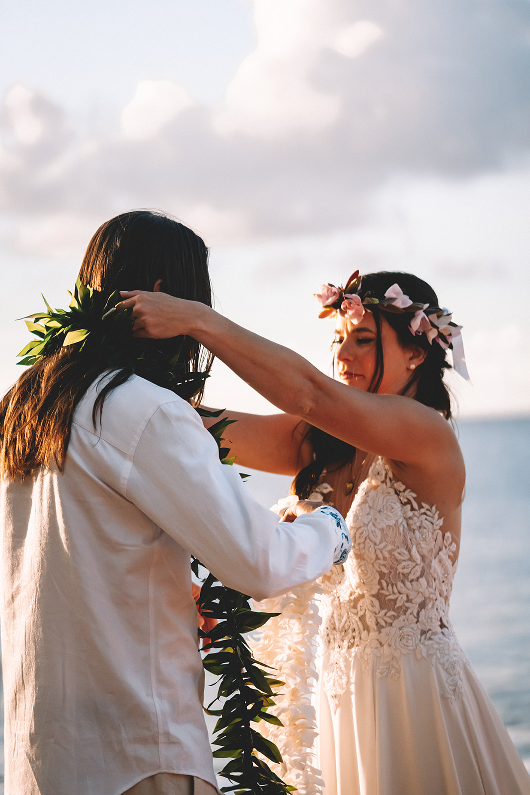 Kaua'i Helicopter Elopement & Intimate Beach Cermony Kaua'i Helicopter Elopement & Intimate Beach Cermony