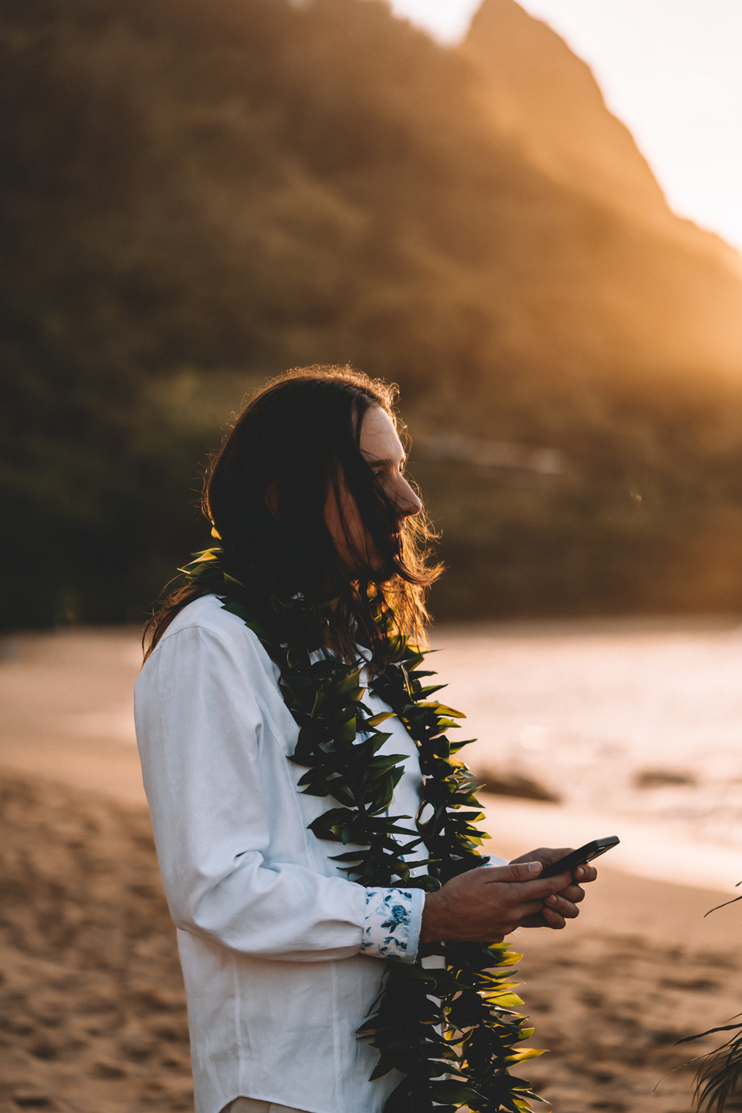 Kaua'i Helicopter Elopement & Intimate Beach Cermony Kaua'i Helicopter Elopement & Intimate Beach Cermony