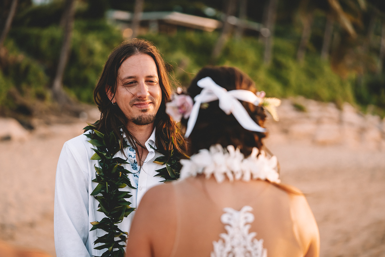 Kaua'i Helicopter Elopement & Intimate Beach Cermony Kaua'i Helicopter Elopement & Intimate Beach Cermony