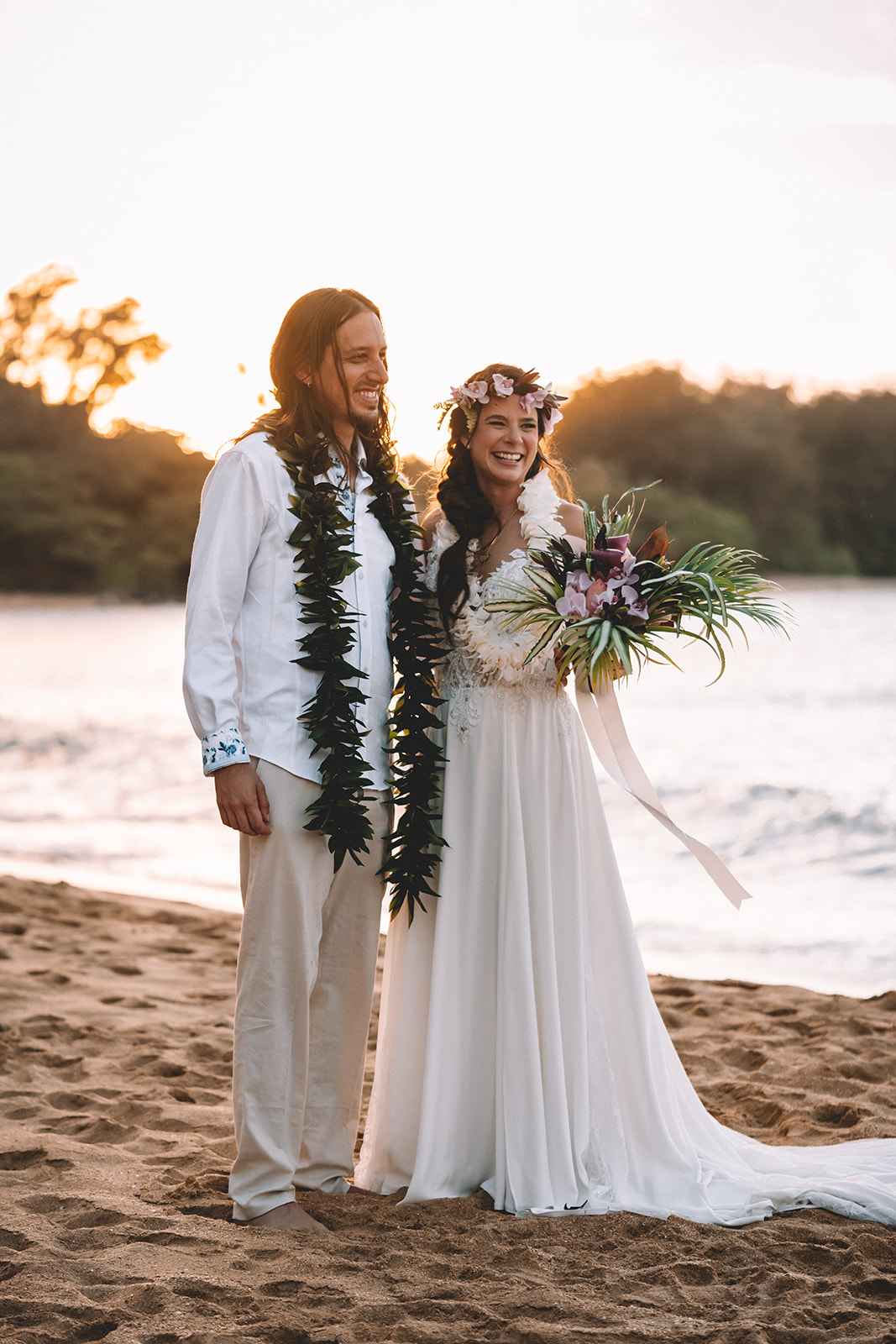 Kaua'i Helicopter Elopement & Intimate Beach Cermony Kaua'i Helicopter Elopement & Intimate Beach Cermony