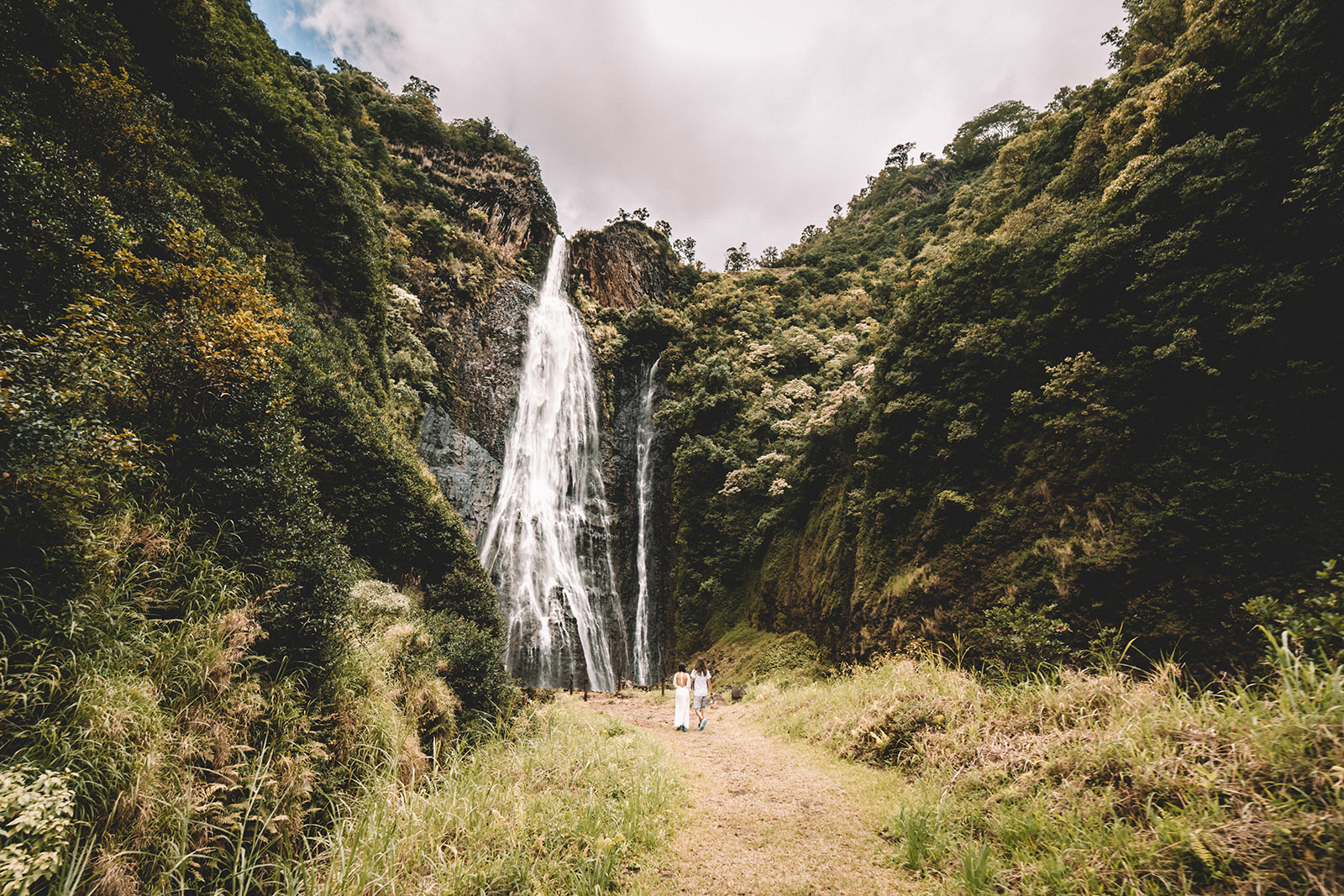 Kaua'i Helicopter Elopement & Intimate Beach Cermony Kaua'i Helicopter Elopement & Intimate Beach Cermony