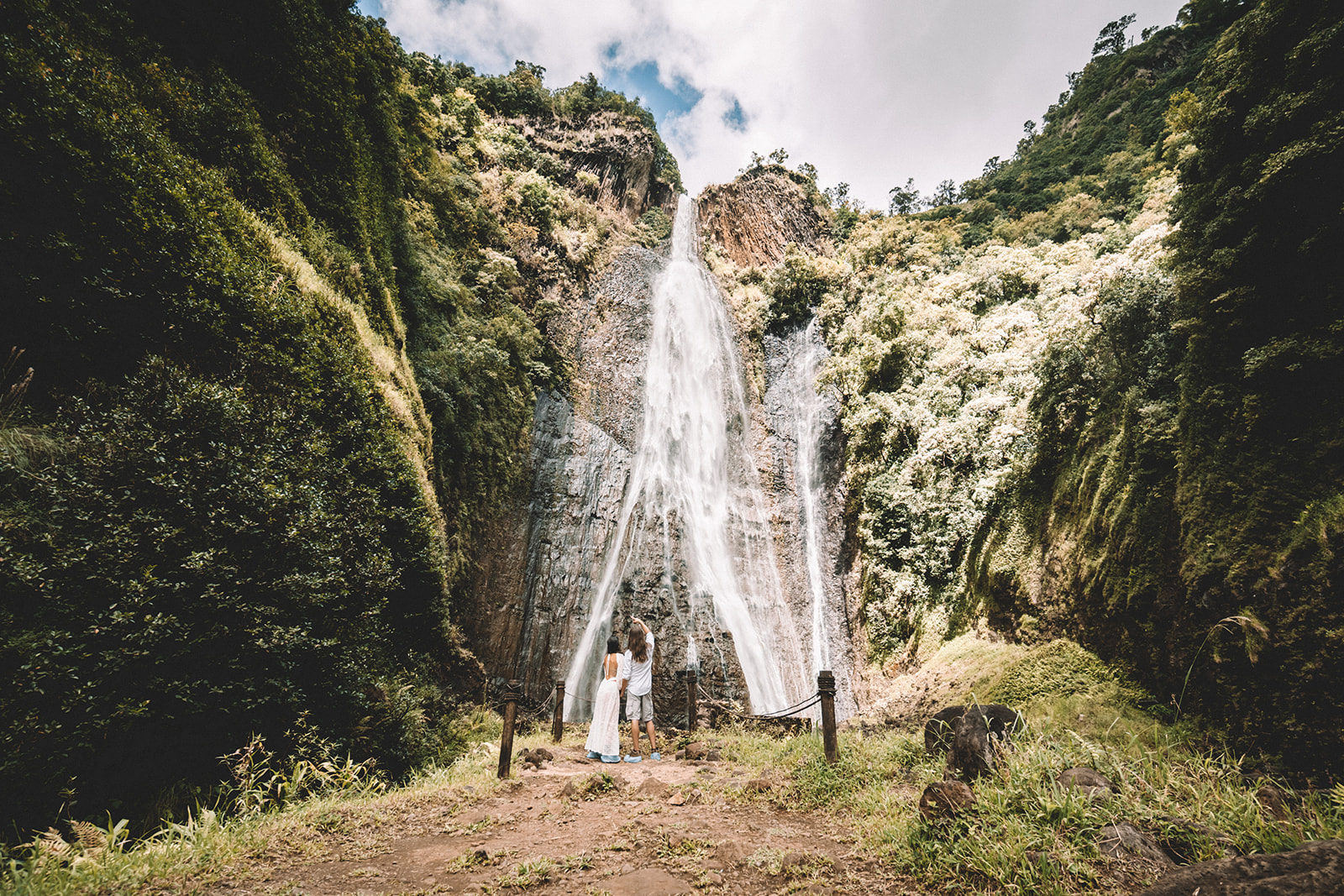 Kaua'i Helicopter Elopement & Intimate Beach Cermony Kaua'i Helicopter Elopement & Intimate Beach Cermony
