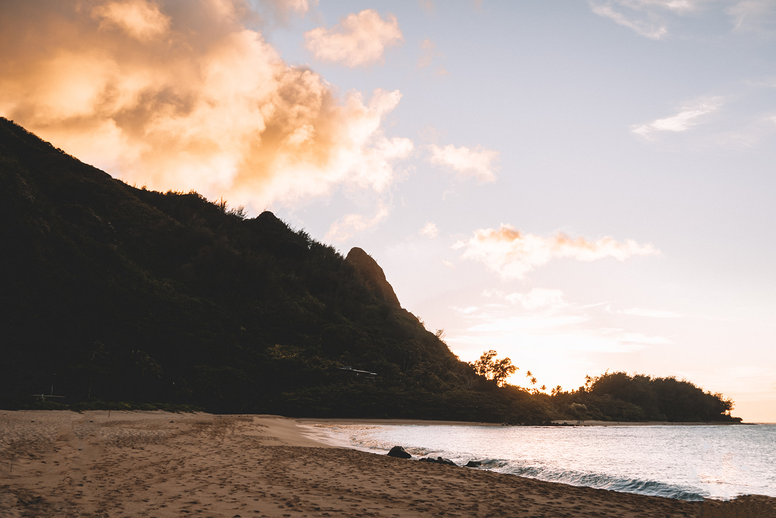 Kaua'i Helicopter Elopement & Intimate Beach Cermony Kaua'i Helicopter Elopement & Intimate Beach Cermony