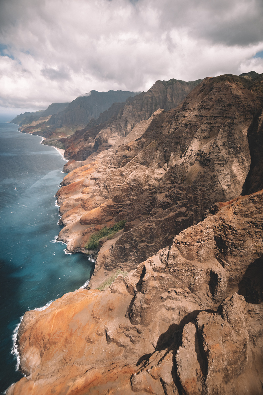 Kaua'i Helicopter Elopement & Intimate Beach Cermony Kaua'i Helicopter Elopement & Intimate Beach Cermony