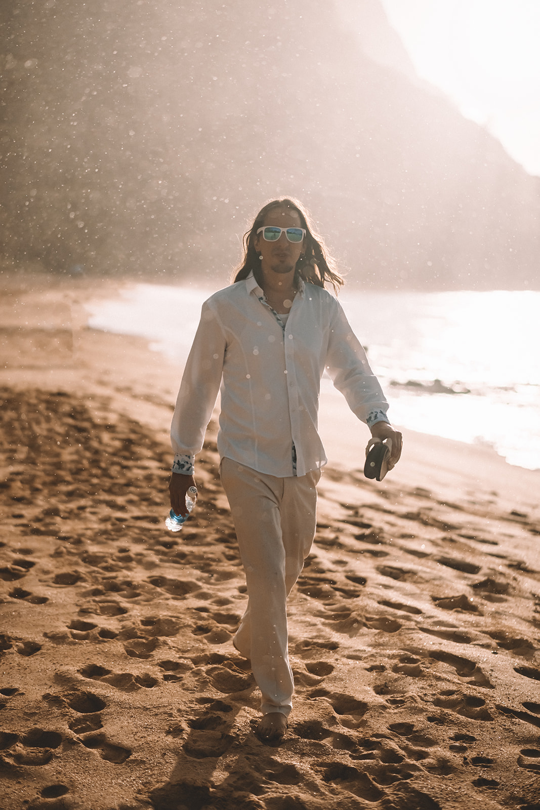 Kaua'i Helicopter Elopement & Intimate Beach Cermony Kaua'i Helicopter Elopement & Intimate Beach Cermony