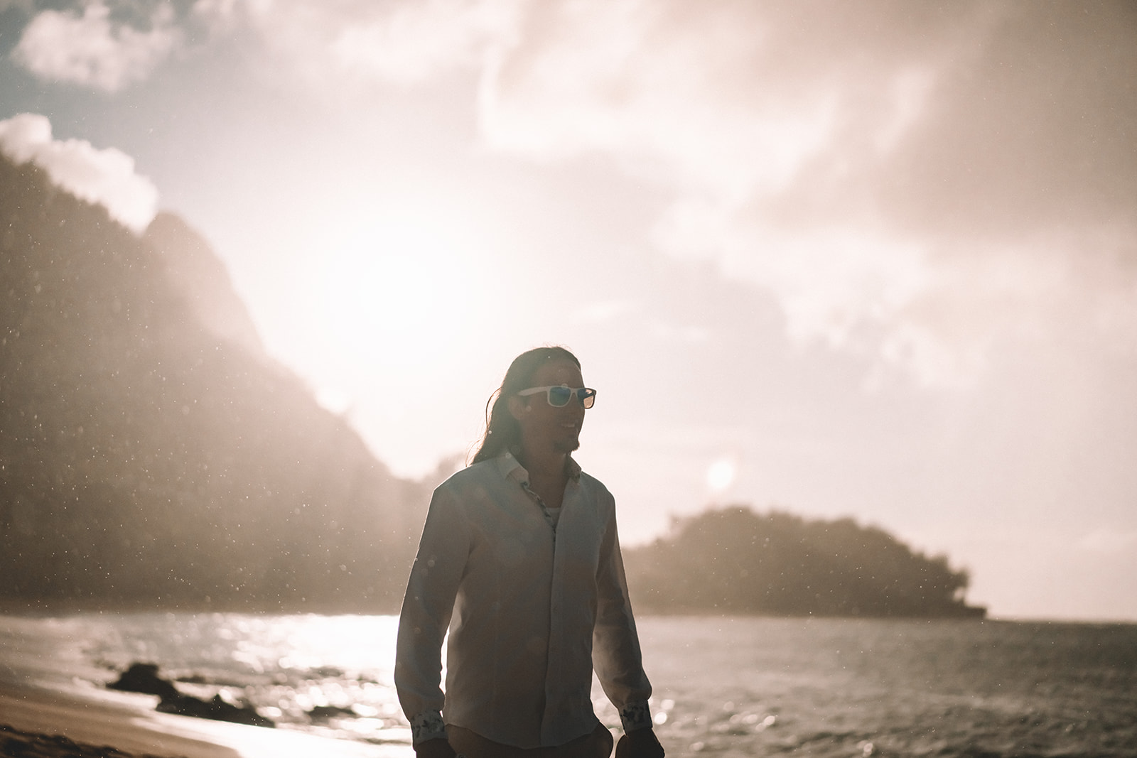 Kaua'i Helicopter Elopement & Intimate Beach Cermony Kaua'i Helicopter Elopement & Intimate Beach Cermony
