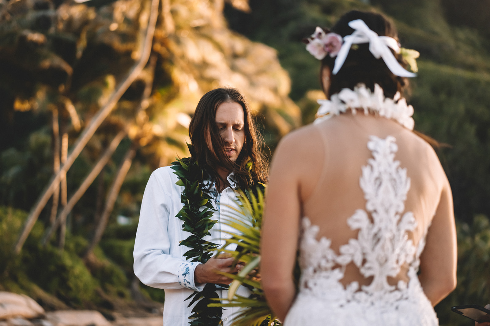 Kaua'i Helicopter Elopement & Intimate Beach Cermony Kaua'i Helicopter Elopement & Intimate Beach Cermony