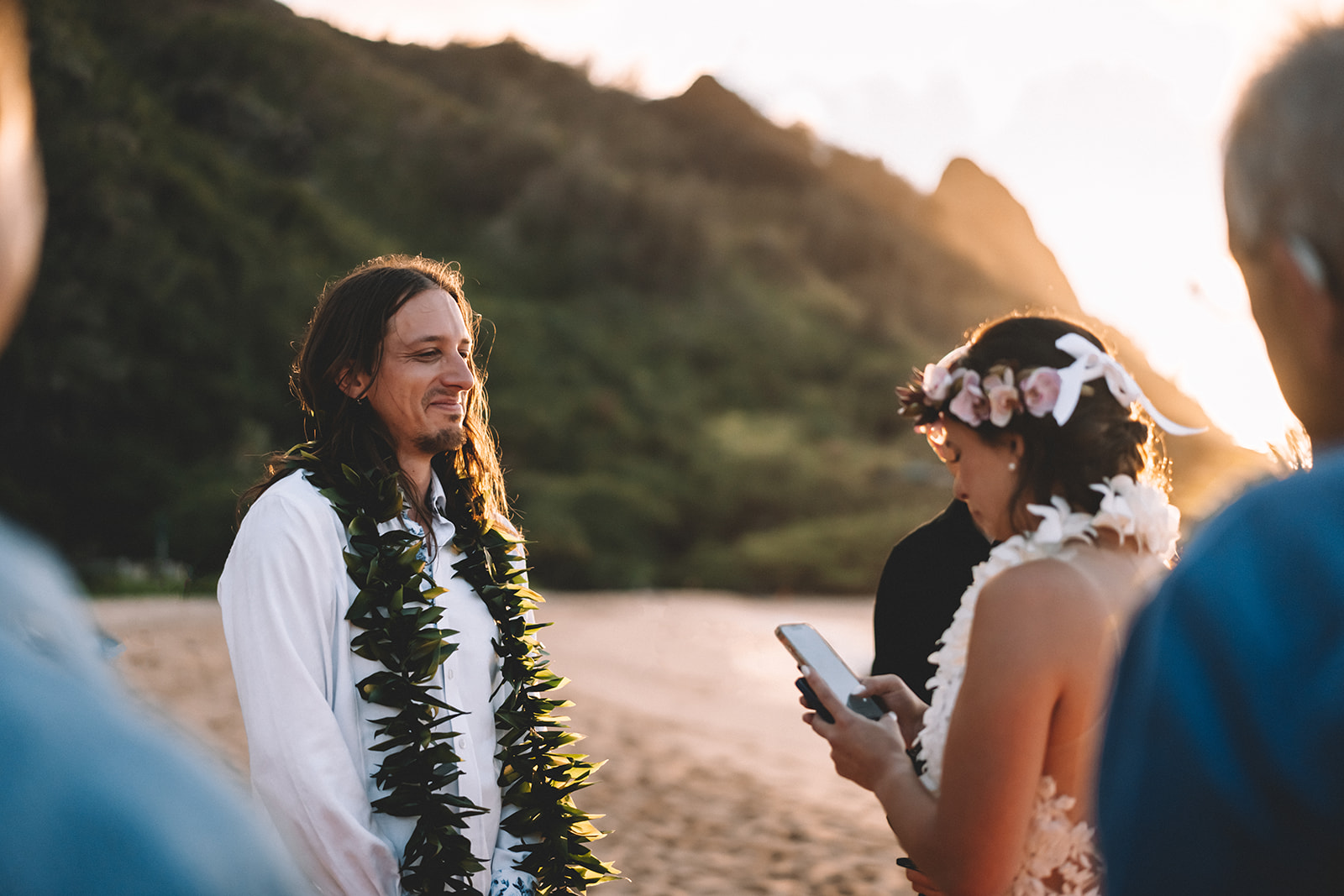 Kaua'i Helicopter Elopement & Intimate Beach Cermony Kaua'i Helicopter Elopement & Intimate Beach Cermony