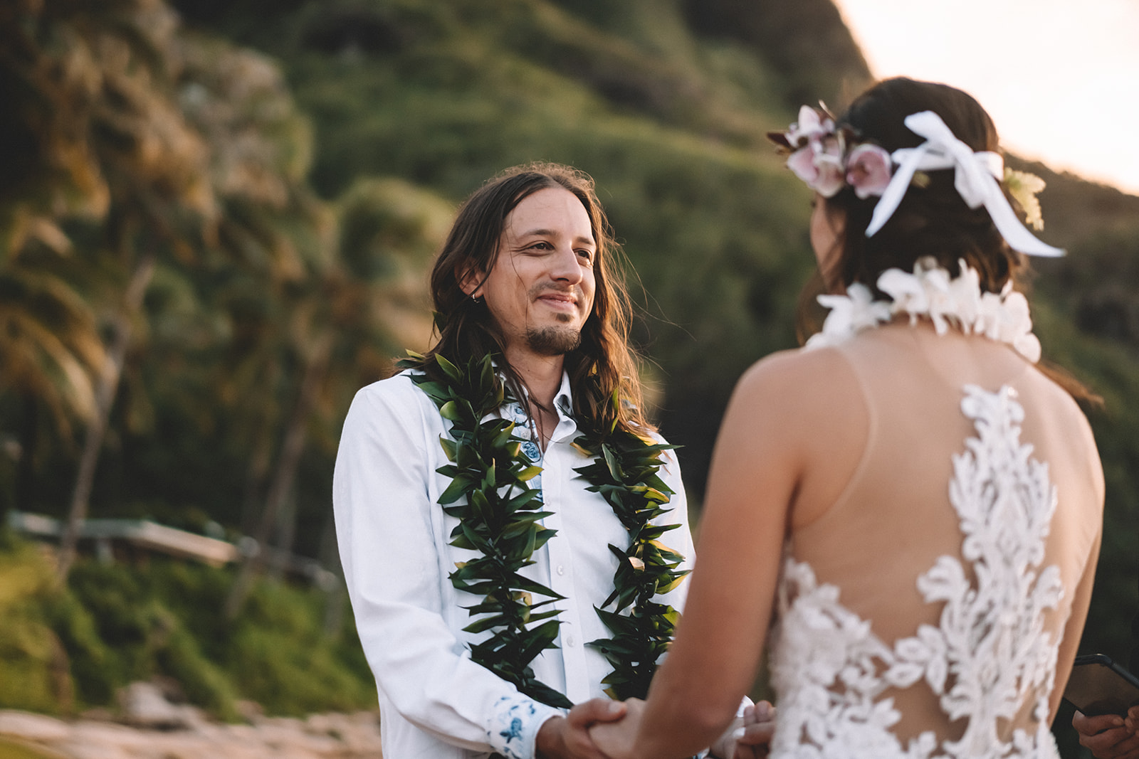 Kaua'i Helicopter Elopement & Intimate Beach Cermony Kaua'i Helicopter Elopement & Intimate Beach Cermony