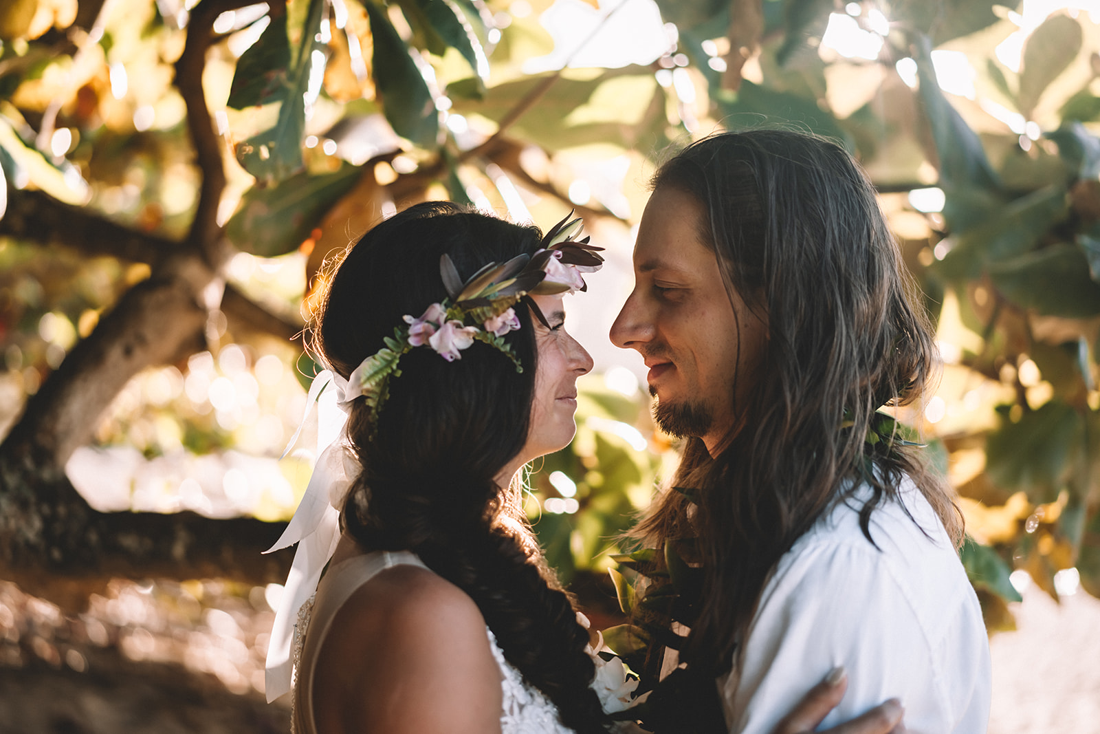Kaua'i Helicopter Elopement & Intimate Beach Cermony Kaua'i Helicopter Elopement & Intimate Beach Cermony