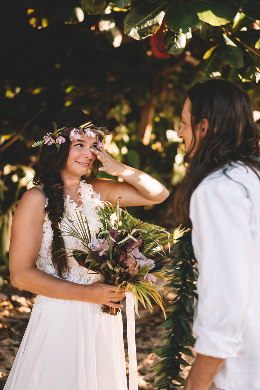 Kaua'i Helicopter Elopement & Intimate Beach Cermony Kaua'i Helicopter Elopement & Intimate Beach Cermony