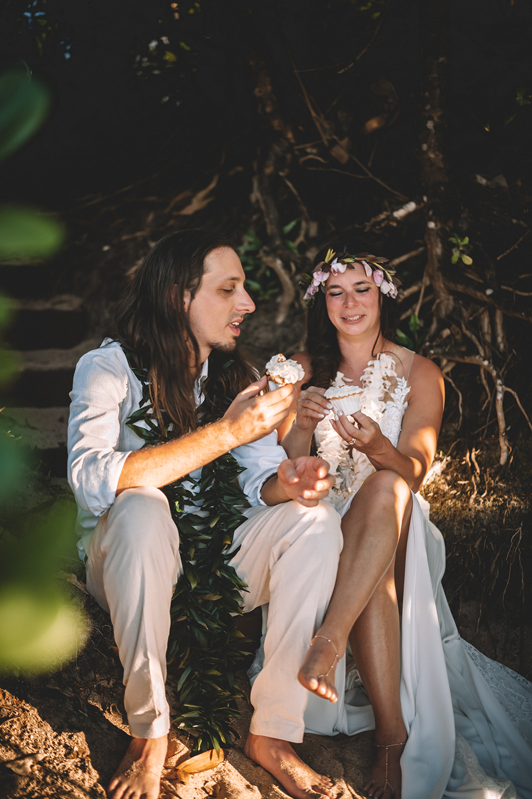 Kaua'i Helicopter Elopement & Intimate Beach Cermony Kaua'i Helicopter Elopement & Intimate Beach Cermony